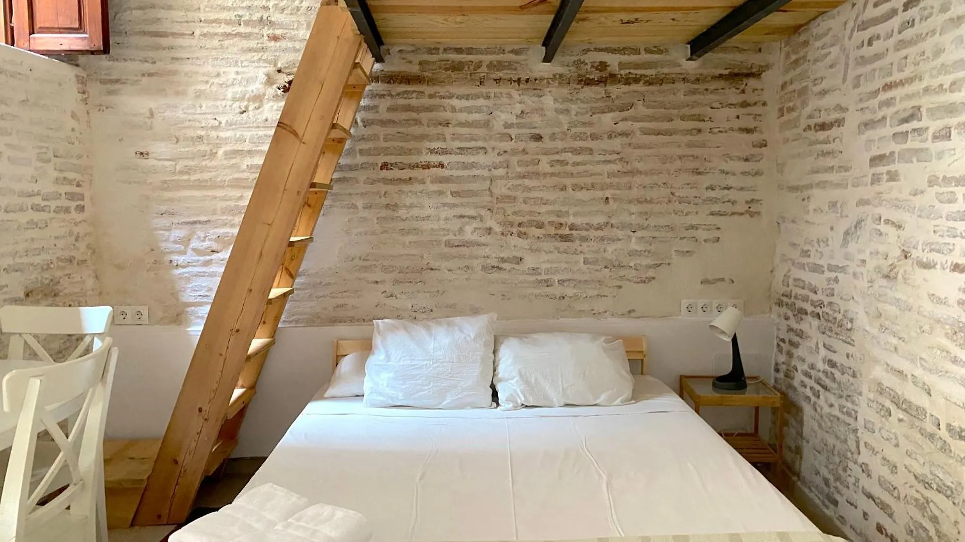 Pansiyon Cervantes Suites Málaga İspanya