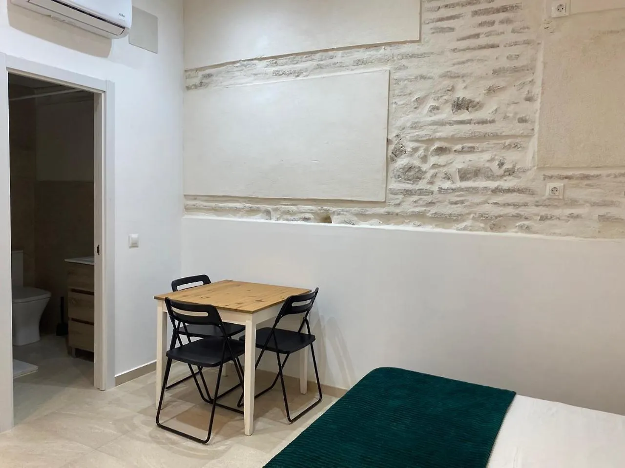 Cervantes Suites Μάλαγα Δωμάτια σε οικογενειακή κατοικία