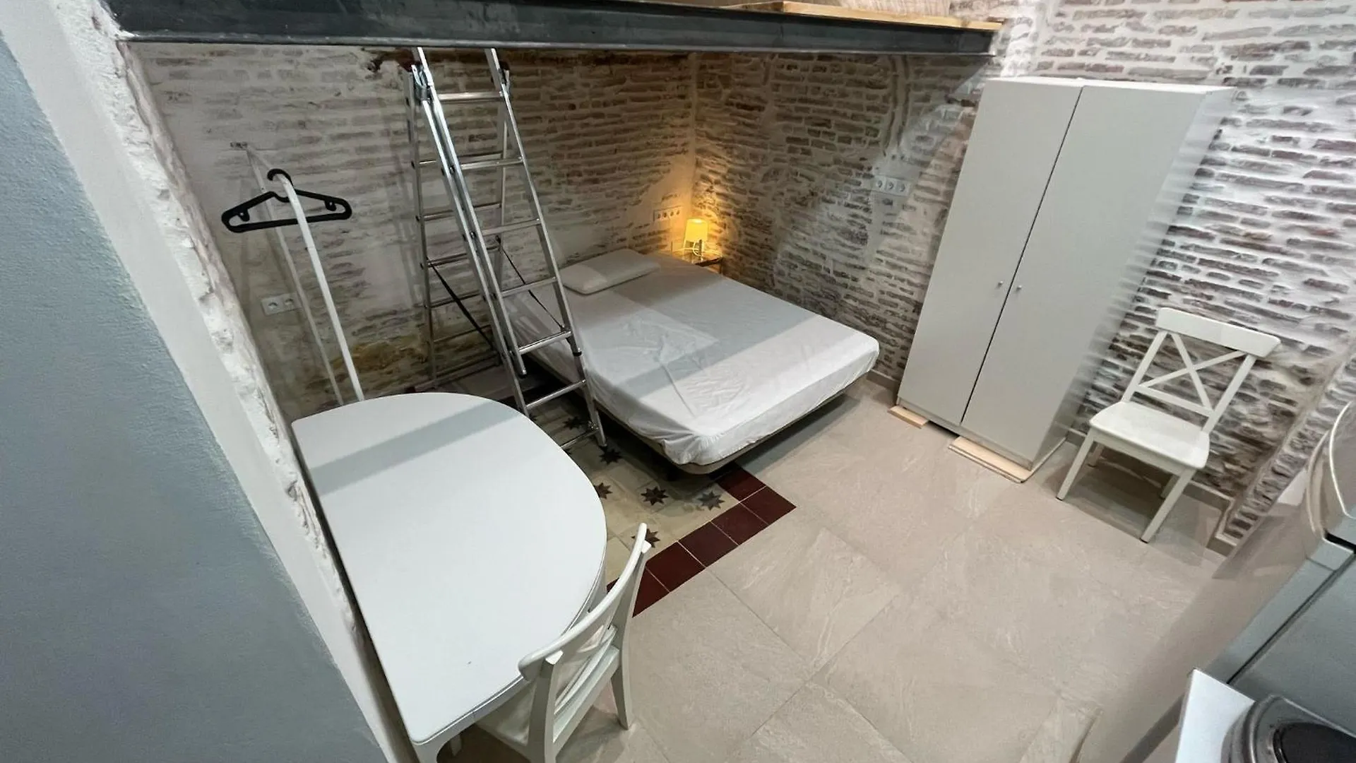 Homestay Apartamentos Cervantes Centro De Malaga