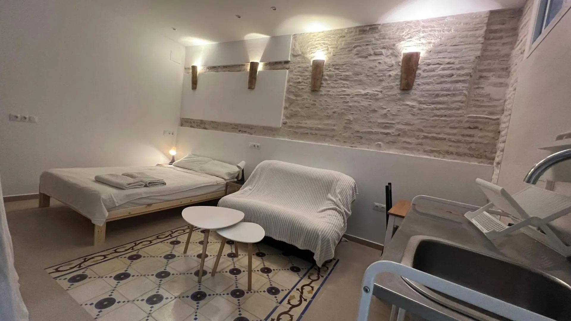 Homestay Apartamentos Cervantes Centro De Malaga Spain