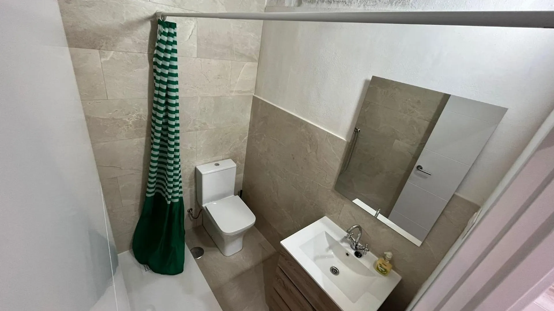 Homestay Apartamentos Cervantes Centro De Malaga Spain